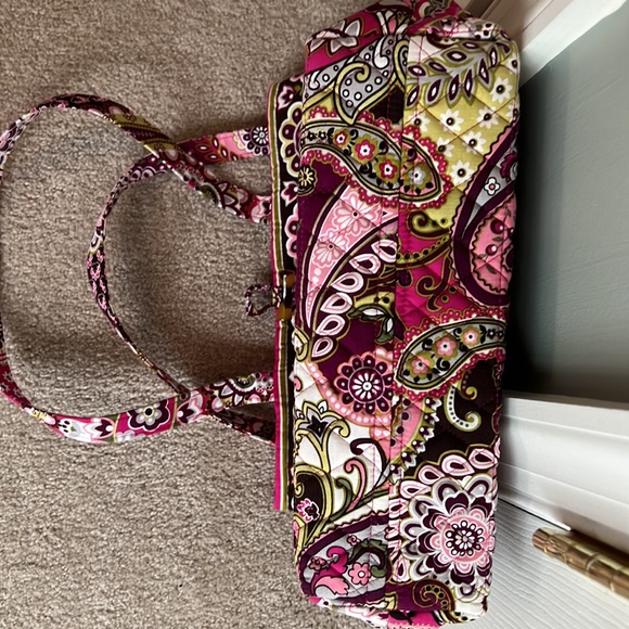 Vera Bradley bag with toggle. Pink paisley pattern - Picture 7 of 7